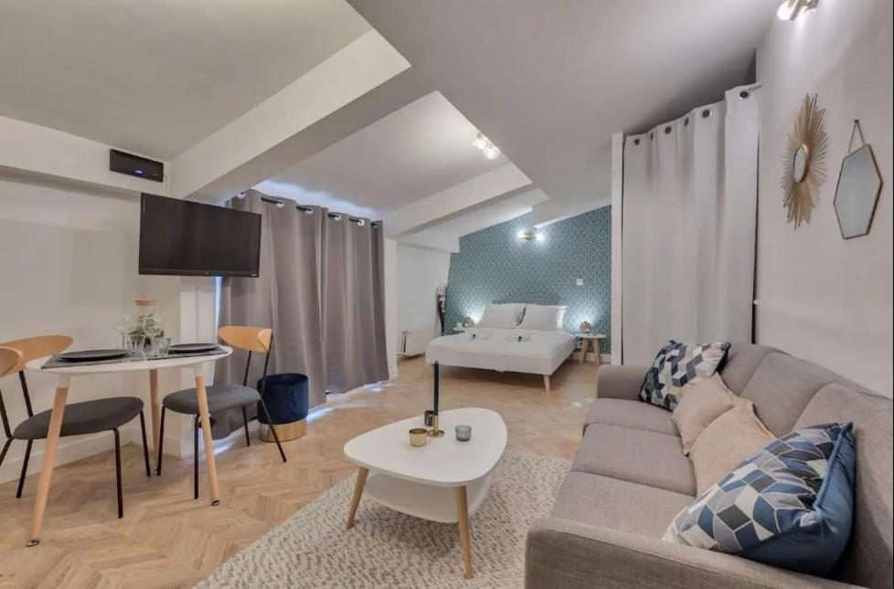 Appartement Rénové proche Arc Triomphe - 2P Paris Extérieur photo